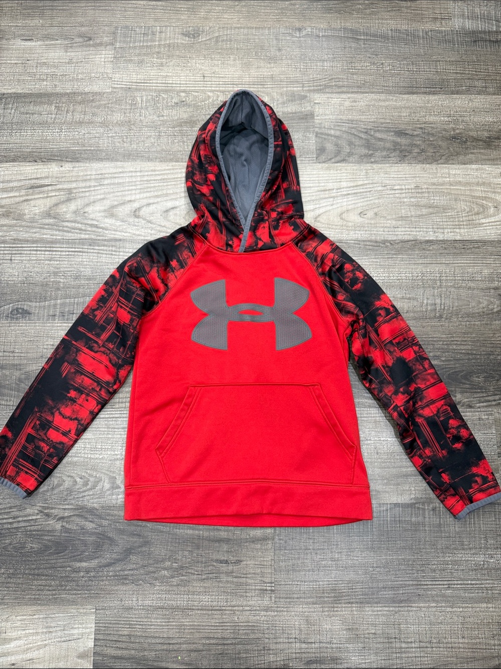 Under Armour Red & Black Boys' Pullover Hoodie with Gray Logo